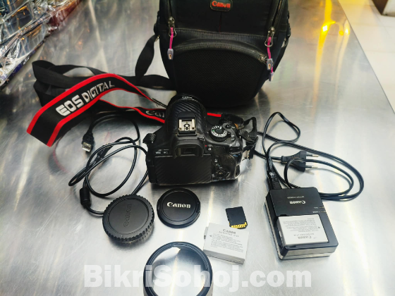 Canon 600D with kit lens